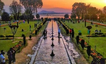 Kashmir + Agra + Delhi Winter
