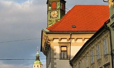 Itali + Eropah Timur 6 Negara