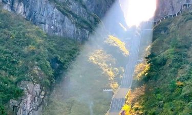 Zhangjiajie + 3 Gorges Dams + Phoenix Ancient Town