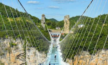 Zhangjiajie + 3 Gorges Dams + Phoenix Ancient Town